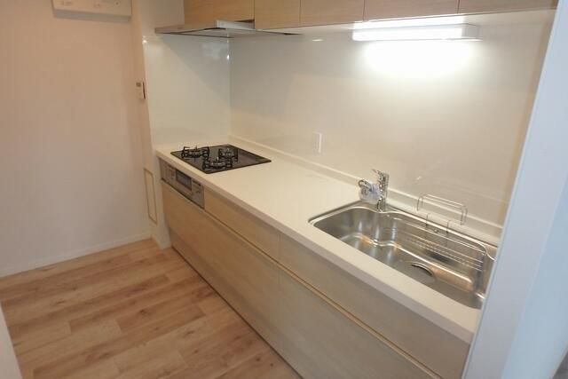 キッチン　写真は同タイプ住居です。
