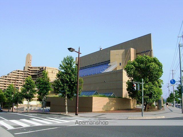 図書館　広島県情報プラザ広島県立図書館（図書館）まで973m