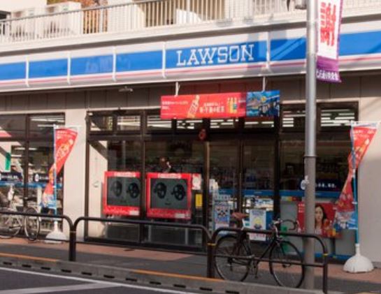 コンビニ　ローソン 代沢五丁目店（コンビニ）まで303m