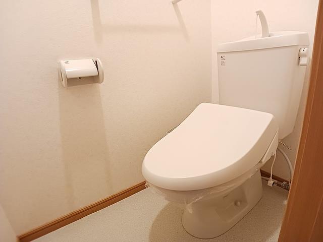 ＪＲ播但線 砥堀駅 徒歩15分 2階建 築21年のトイレ写真