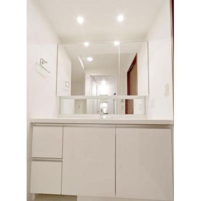 洗面設備　※写真は同タイプ住戸です。