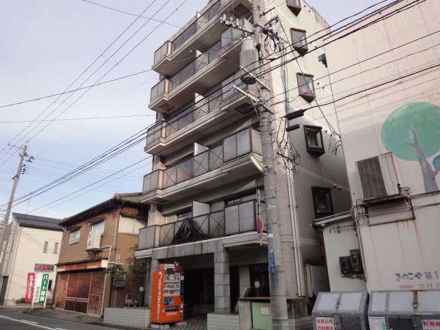 建物外観　６階建てのマンション！