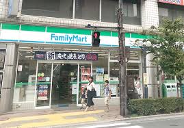 コンビニ　ファミリーマート 平井駅前店（コンビニ）まで383m