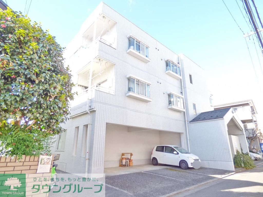 建物外観　駐車場