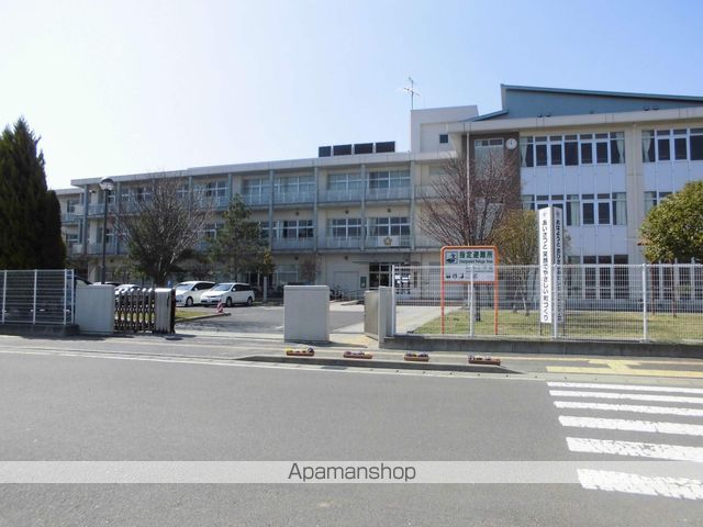 小学校　岩切小学校（小学校）まで560m
