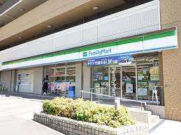 コンビニ　ファミリーマート本庄西二丁目店（コンビニ）まで310m