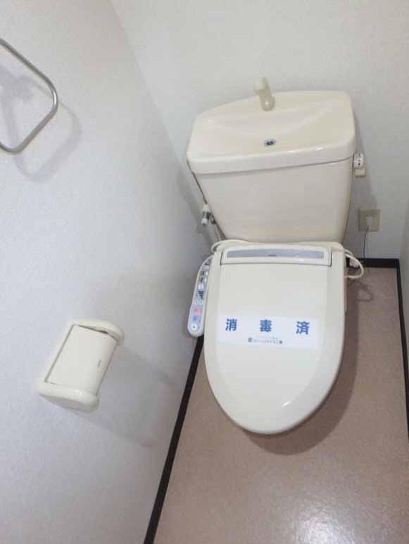 トイレ　暖房便座付き！