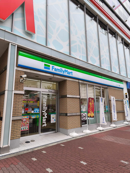 コンビニ　ファミリーマート グランキコーナ堺店（コンビニ）まで477m