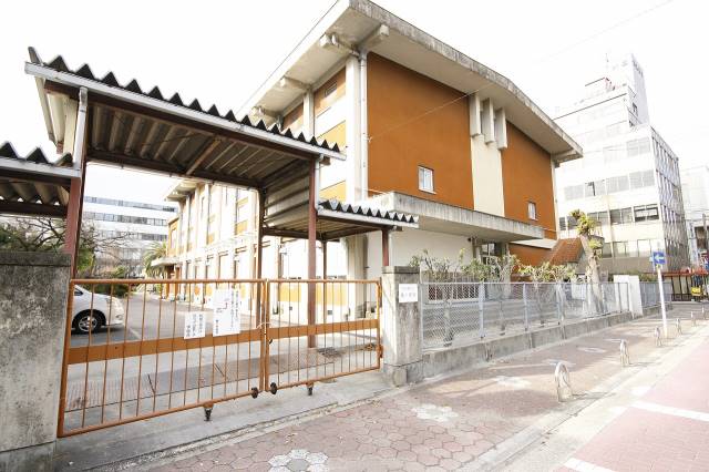 小学校　葵小学校（小学校）まで935m