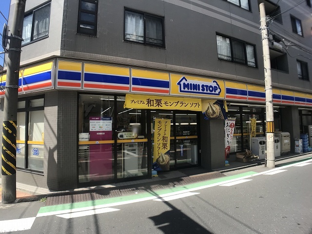 コンビニ　ミニストップ（コンビニ）まで711m