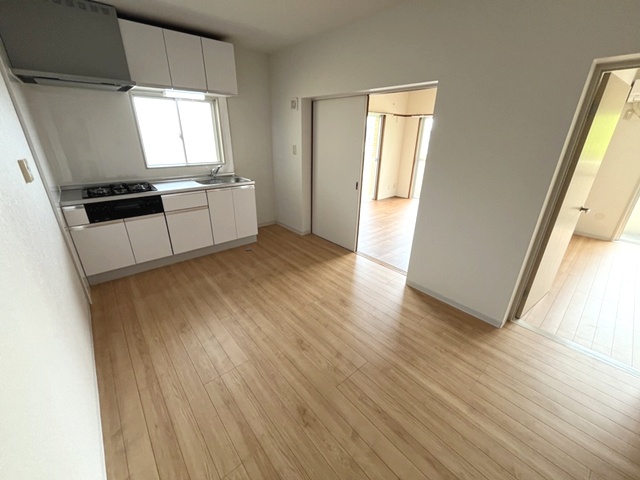 居室・リビング　開放感のあるゆったりとしたお部屋です♪