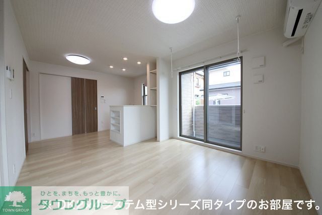 居室・リビング　同社施工別物件イメージ