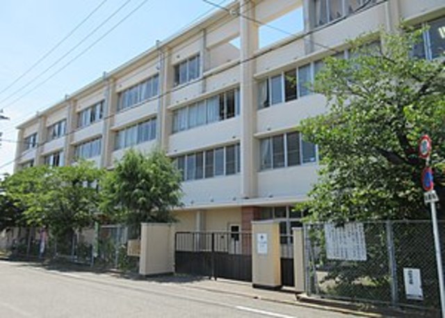 小学校　泉大津市立戎小学校（小学校）まで304m