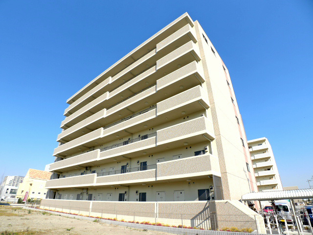 建物外観　メゾン　ド　ラックのご紹介は住まいの窓口　アソシエへお任せ下