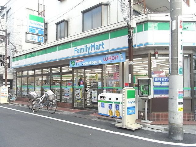 コンビニ　ファミリーマート赤羽平和通り店（コンビニ）まで450m