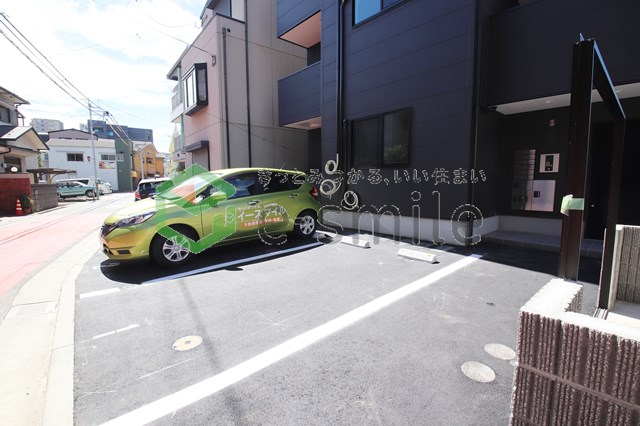 駐車場　駐車場に車を止められます