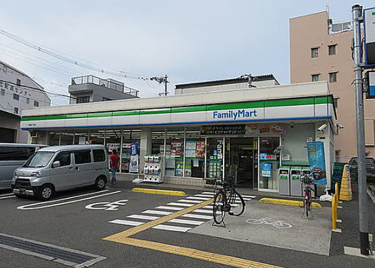 コンビニ　ファミリーマート 九条南二丁目店（コンビニ）まで360m