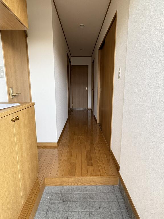 ミール彦成の玄関写真