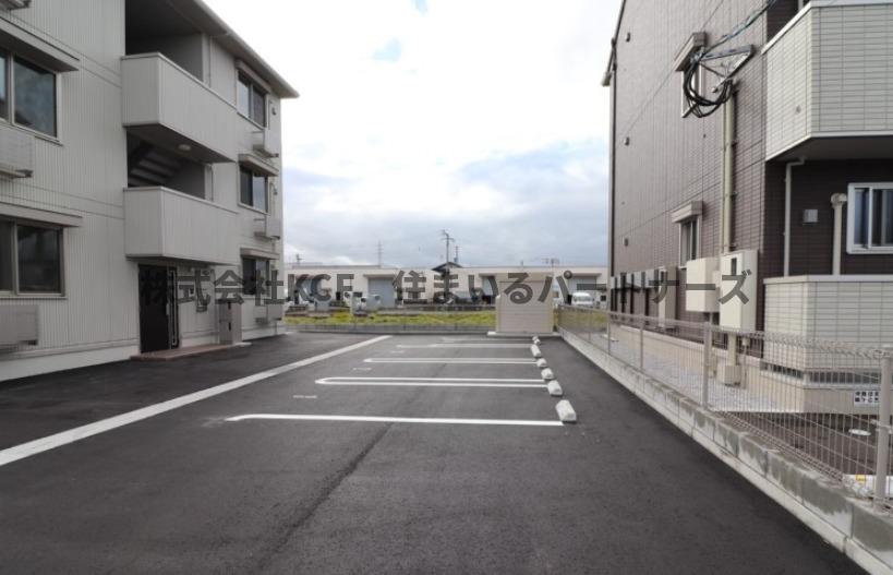 駐車場　駐車場完備です