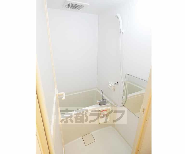 京阪本線 龍谷大前深草駅 徒歩10分 4階建 築16年の風呂写真