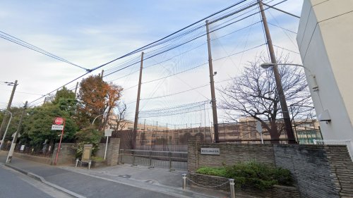 中学校　横浜市立潮田中学校（中学校）まで715m