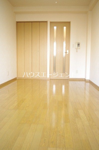 その他部屋・スペース　明るい洋室です。※参考画像