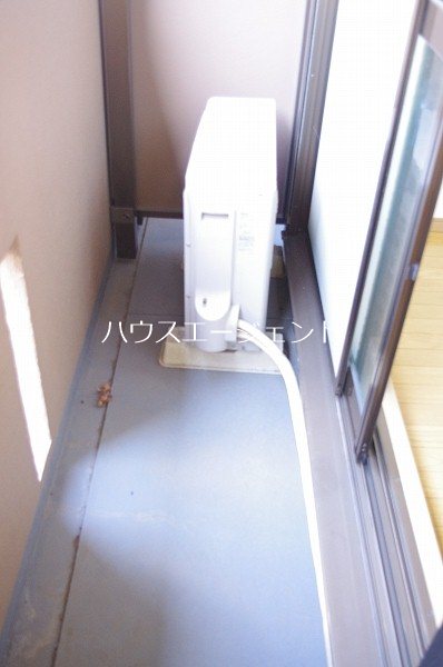 バルコニー　洗濯物も干せます。※別フロア参考画像