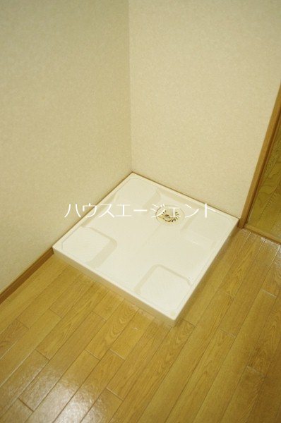 その他設備　室内洗濯機置き場です。※参考画像