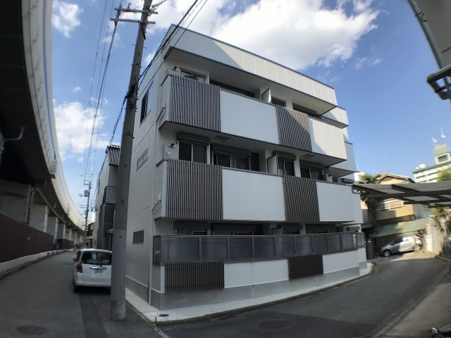 建物外観　オートロック付きで安心です♪
