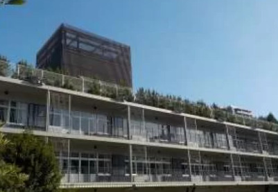小学校　千代田区立富士見小学校（小学校）まで344m