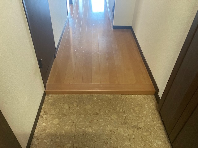 熊本市電健軍線 味噌天神前駅 徒歩4分 5階建 築34年の玄関写真