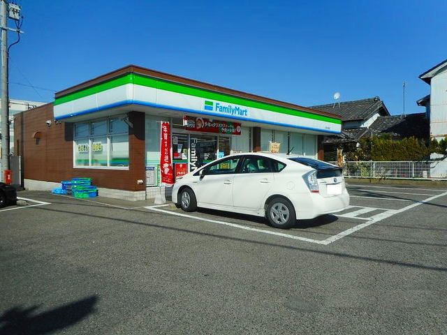 コンビニ　ファミリーマート 矢田小南店（コンビニ）まで1000m