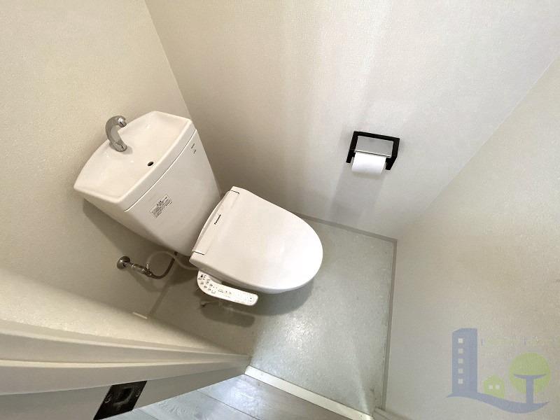阪急京都線 上新庄駅 徒歩4分 5階建 築19年のトイレ写真