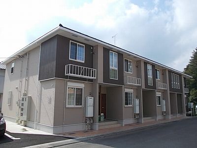 ＪＲ常磐線 友部駅 バス乗車時間：5分 最寄りバス停で下車 徒歩5分 築15年