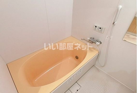 ＪＲ宇都宮線 宇都宮駅 バス乗車時間：30分 最寄りバス停で下車 徒歩7分 4階建 築18年の風呂写真