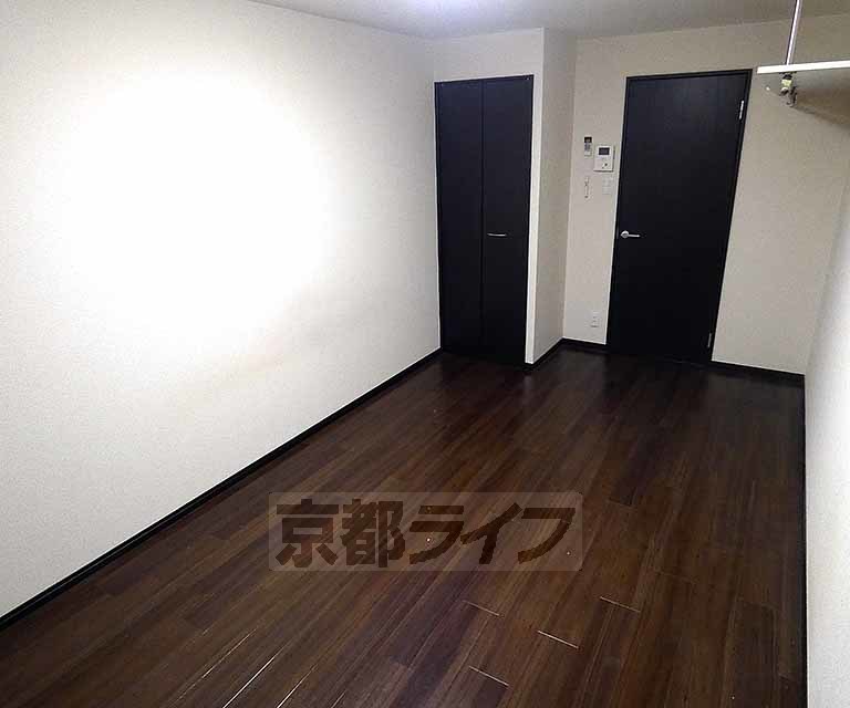 地下鉄東西線 東山駅 徒歩2分 3階建 築13年の居間写真