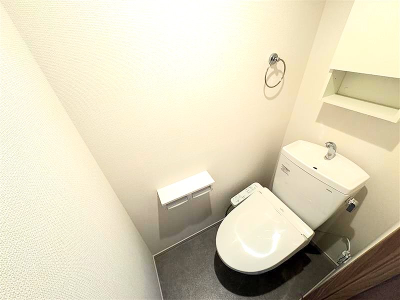 東武伊勢崎線 竹ノ塚駅 徒歩11分 3階建 築1年のトイレ写真