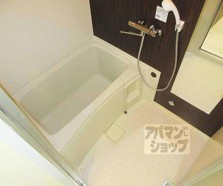 バス・シャワールーム　綺麗なお風呂です。