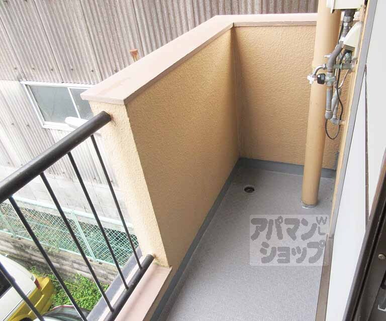 バルコニー　外に洗濯物も干せます。