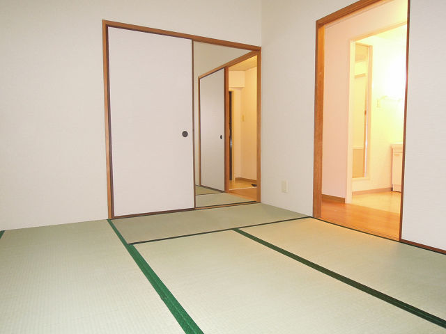 アーバンライフ浅尾の内装写真