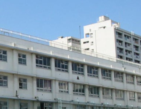 中学校　北区立堀船中学校（中学校）まで674m