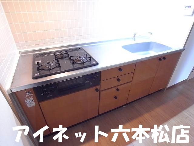 キッチン　3口コンロ完備です