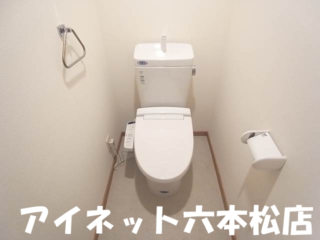 トイレ　もちろんウォシュレット完備