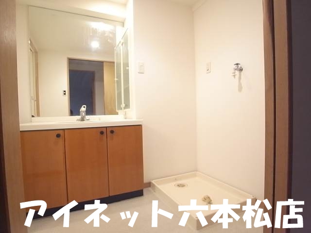 洗面設備　朝の支度はこちらで