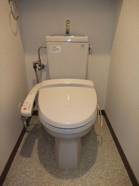 トイレ　※別号室の参考写真です。