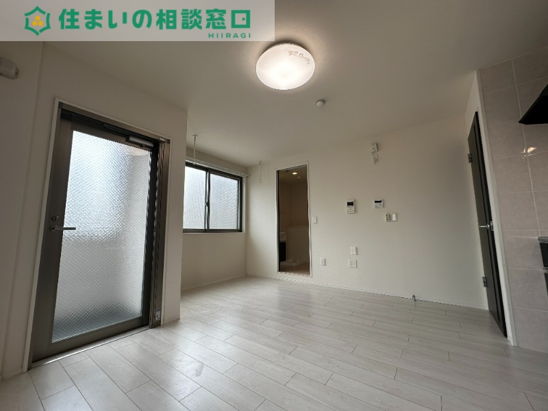 名鉄名古屋本線 東岡崎駅 徒歩3分 4階建 築8年の居間写真