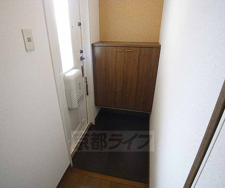 玄関　シューズボックス付です