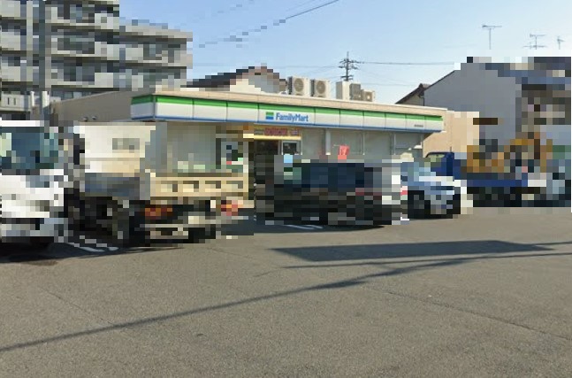 コンビニ　ファミリーマート 甚目寺桜田店（コンビニ）まで701m