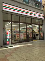 コンビニ　セブンイレブン 梅田店（コンビニ）まで375m