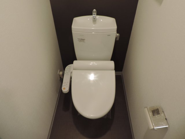 ＪＲ大阪環状線 福島駅 徒歩9分 12階建 築13年のトイレ写真